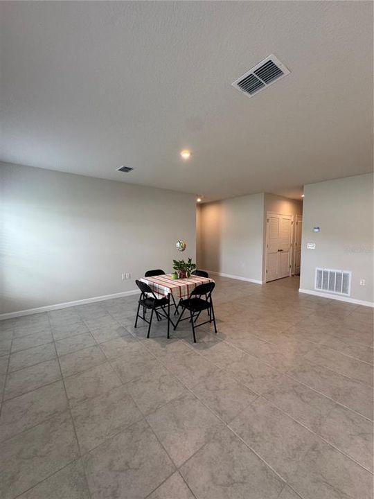 For Rent: $1,995 (3 beds, 2 baths, 1450 Square Feet)