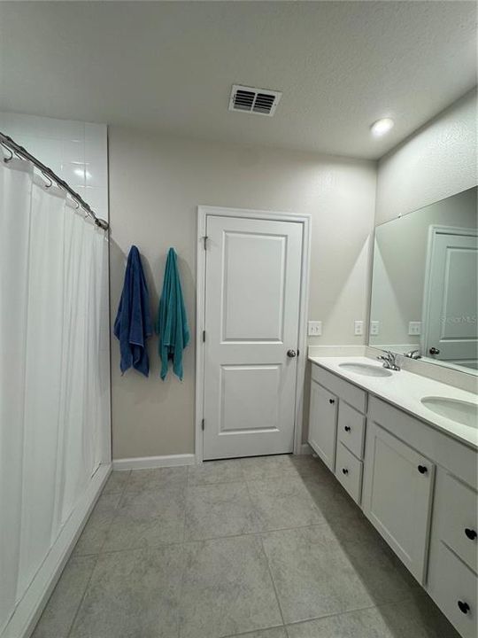 For Rent: $1,995 (3 beds, 2 baths, 1450 Square Feet)