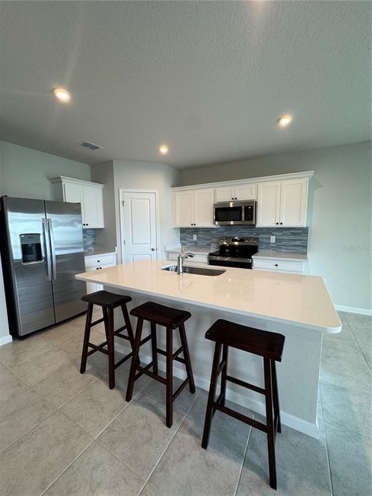 For Rent: $1,995 (3 beds, 2 baths, 1450 Square Feet)