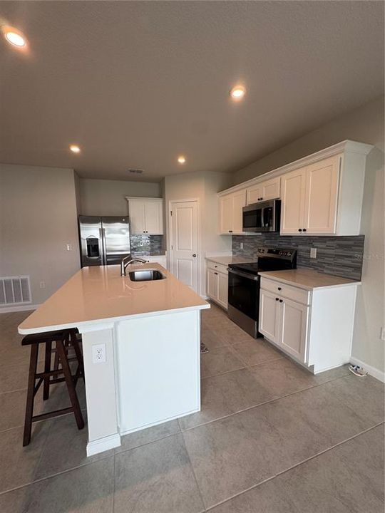 For Rent: $1,995 (3 beds, 2 baths, 1450 Square Feet)