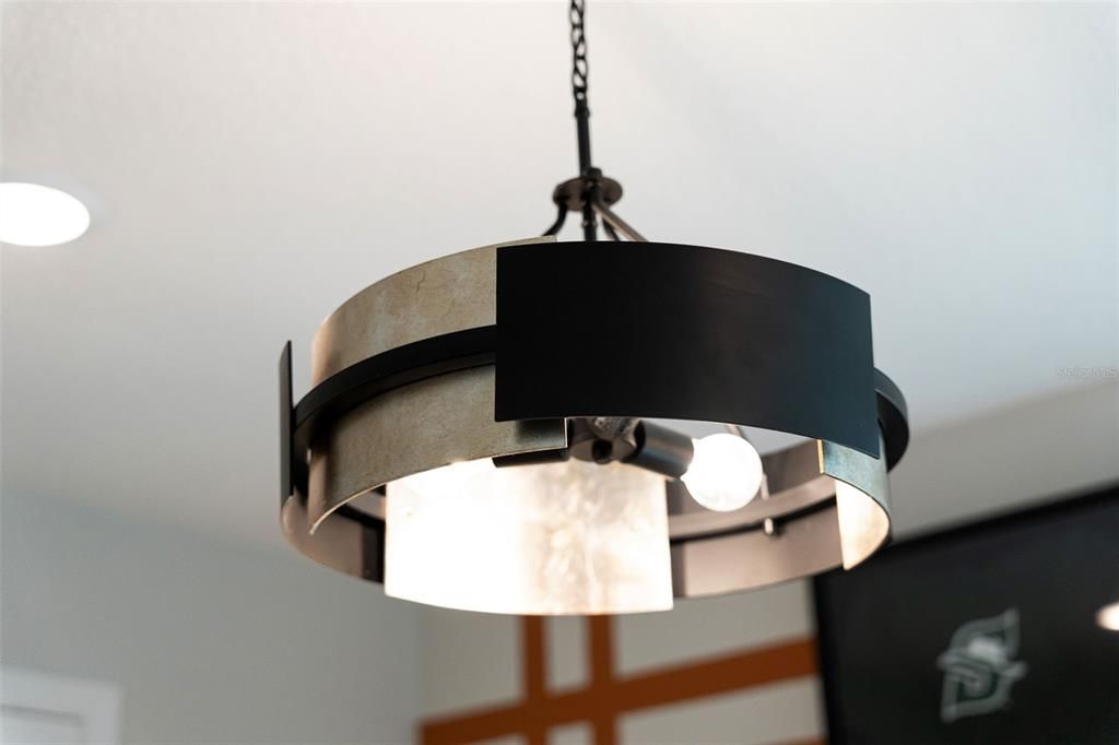 待售: $284,999 (3 贝兹, 2 浴室, 1663 平方英尺)