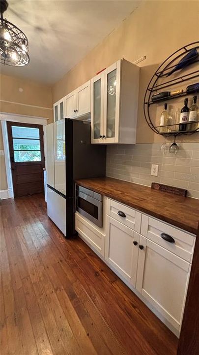 На продажу: $728,900 (4 спален, 2 ванн, 1720 Квадратных фут)