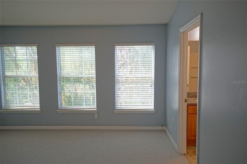 Active With Contract: $1,699 (3 beds, 2 baths, 1609 Square Feet)