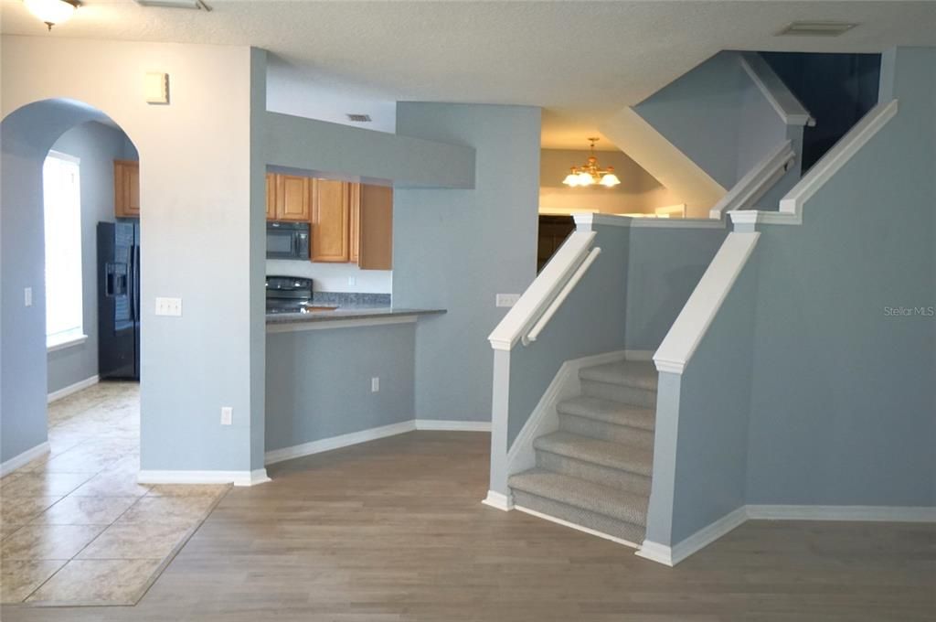 Active With Contract: $1,699 (3 beds, 2 baths, 1609 Square Feet)