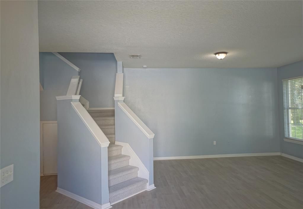 Active With Contract: $1,699 (3 beds, 2 baths, 1609 Square Feet)