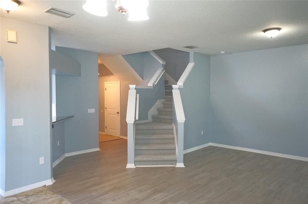 Active With Contract: $1,699 (3 beds, 2 baths, 1609 Square Feet)