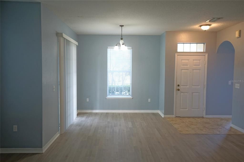 Active With Contract: $1,699 (3 beds, 2 baths, 1609 Square Feet)