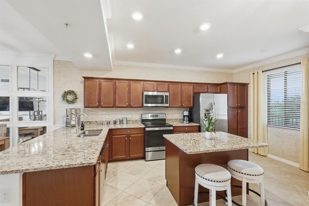 Под контрактом: $309,900 (2 спален, 2 ванн, 1121 Квадратных фут)