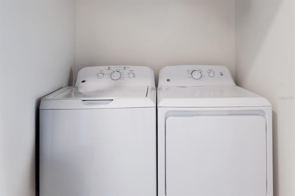 Под контрактом: $309,900 (2 спален, 2 ванн, 1121 Квадратных фут)