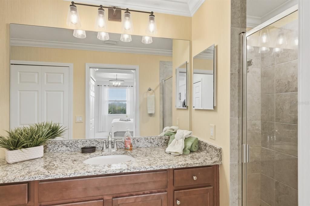 Под контрактом: $309,900 (2 спален, 2 ванн, 1121 Квадратных фут)