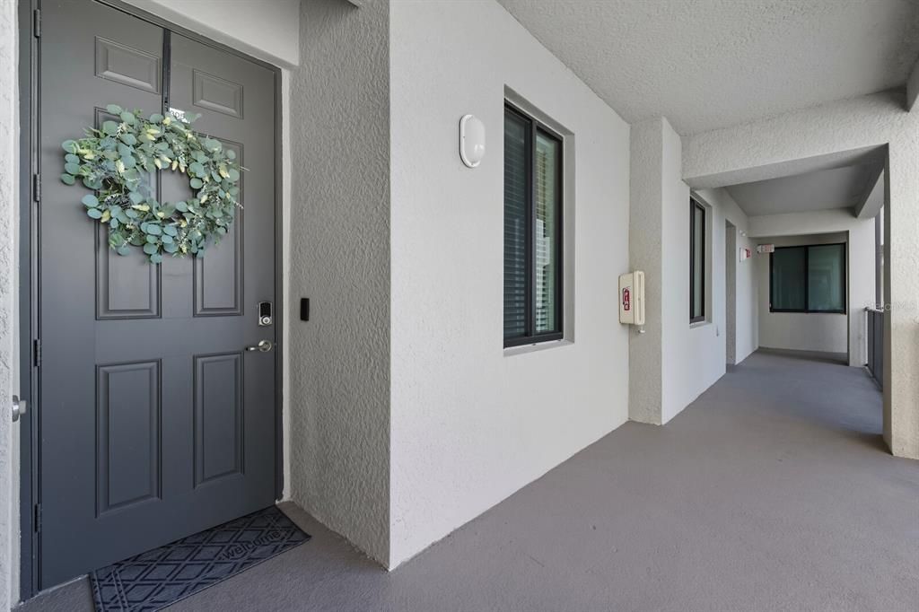 Под контрактом: $309,900 (2 спален, 2 ванн, 1121 Квадратных фут)