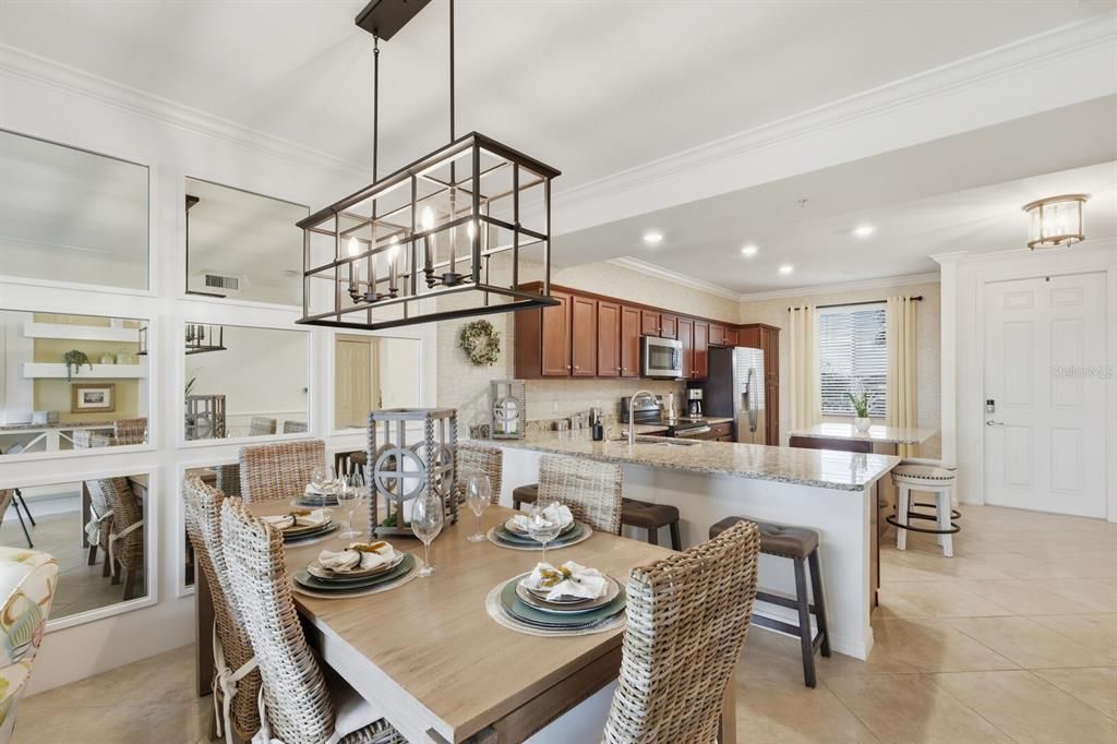 Под контрактом: $309,900 (2 спален, 2 ванн, 1121 Квадратных фут)