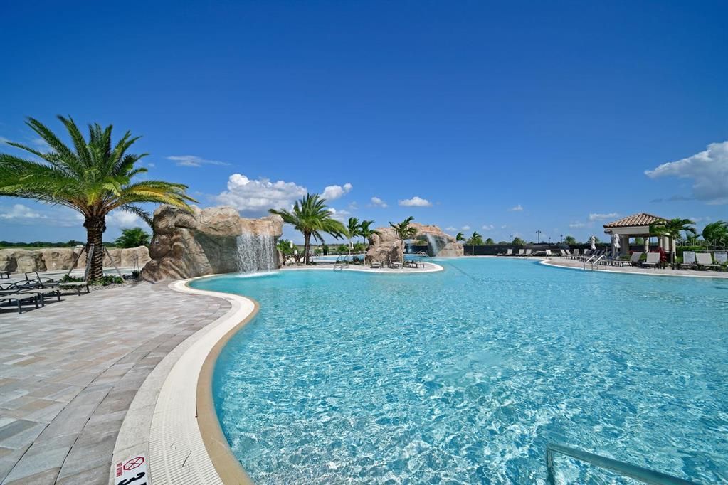 Под контрактом: $309,900 (2 спален, 2 ванн, 1121 Квадратных фут)