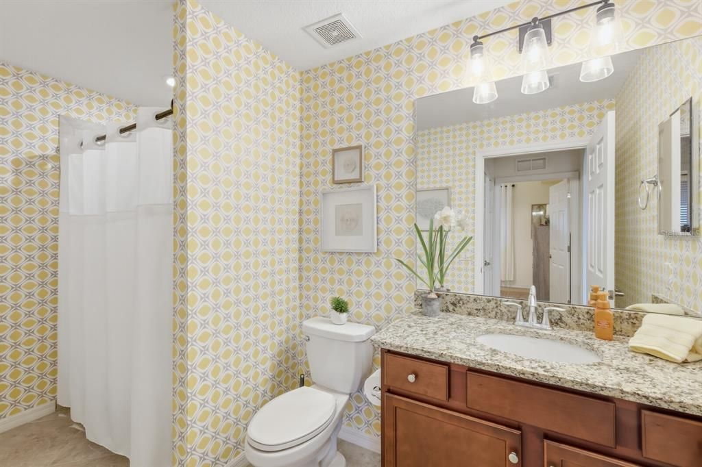 Под контрактом: $309,900 (2 спален, 2 ванн, 1121 Квадратных фут)