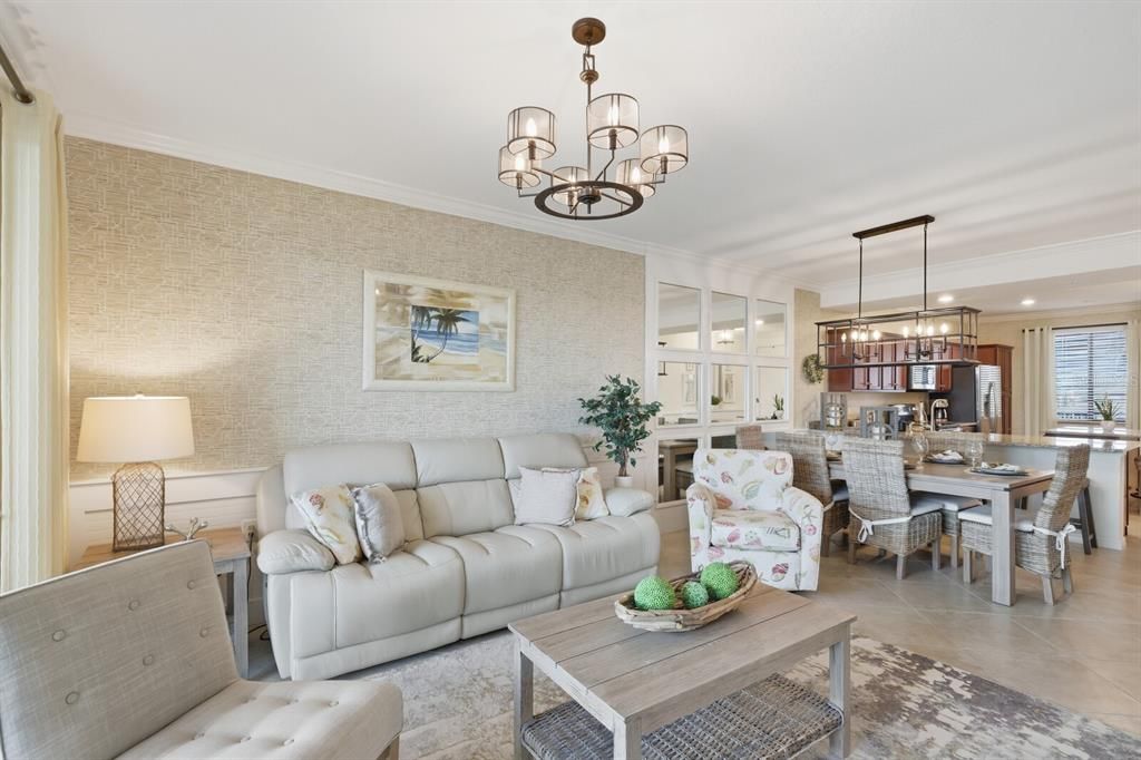 Под контрактом: $309,900 (2 спален, 2 ванн, 1121 Квадратных фут)