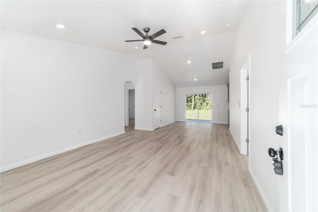 En Venta: $229,000 (3 camas, 2 baños, 1156 Pies cuadrados)