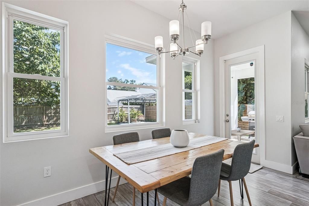 На продажу: $950,000 (4 спален, 3 ванн, 2509 Квадратных фут)