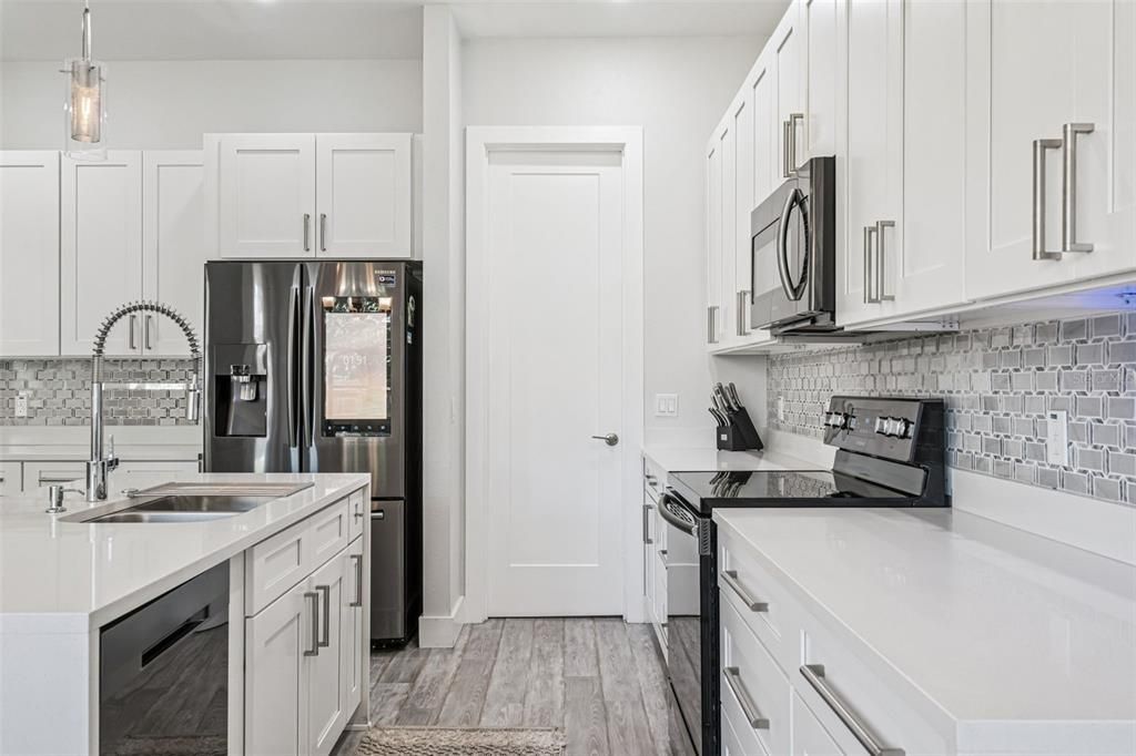 На продажу: $950,000 (4 спален, 3 ванн, 2509 Квадратных фут)