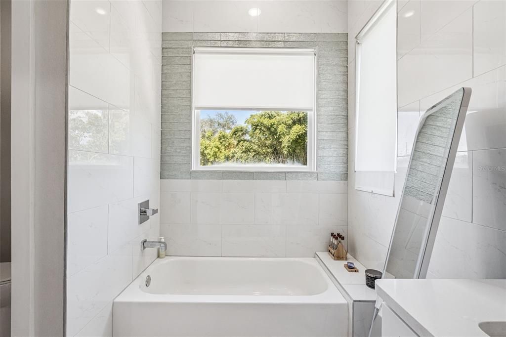 На продажу: $950,000 (4 спален, 3 ванн, 2509 Квадратных фут)