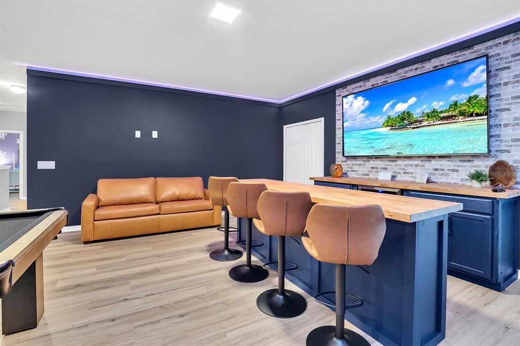 待售: $1,495,000 (15 贝兹, 11 浴室, 6223 平方英尺)