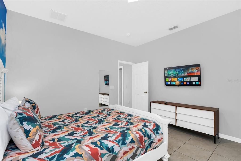 待售: $1,495,000 (15 贝兹, 11 浴室, 6223 平方英尺)