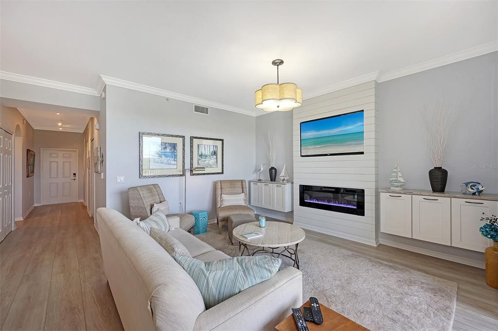 For Rent: $5,000 (2 beds, 2 baths, 1156 Square Feet)