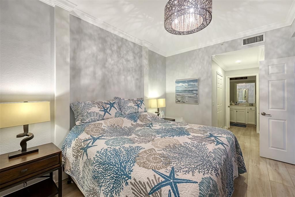 For Rent: $5,000 (2 beds, 2 baths, 1156 Square Feet)