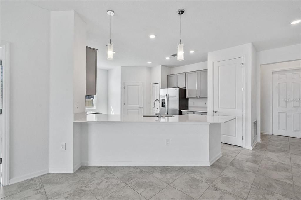 En Renta: $2,150 (4 camas, 2 baños, 1680 Pies cuadrados)