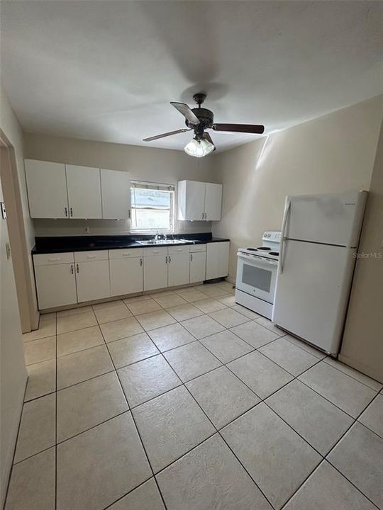 出租: $1,595 (2 贝兹, 1 浴室, 1175 平方英尺)