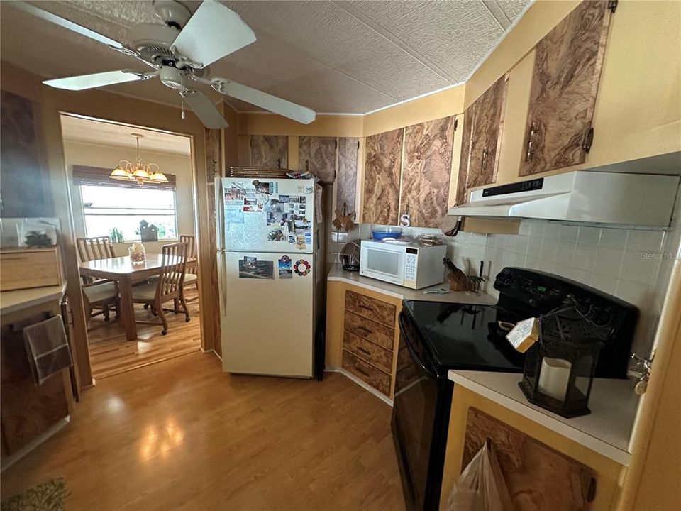 待售: $149,000 (2 贝兹, 2 浴室, 960 平方英尺)