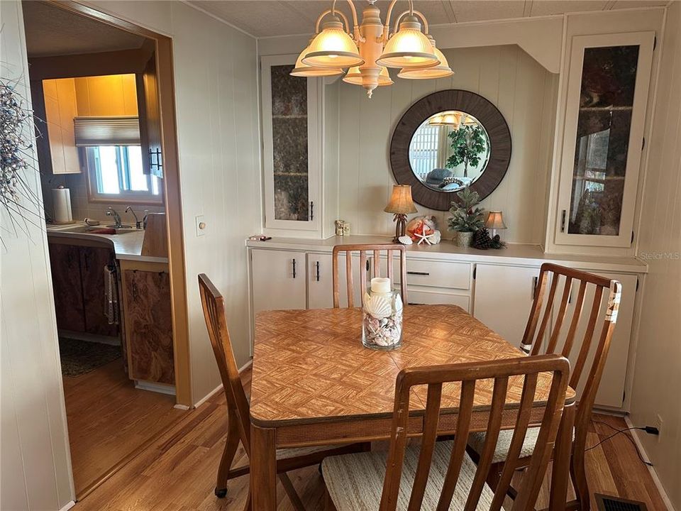 待售: $149,000 (2 贝兹, 2 浴室, 960 平方英尺)