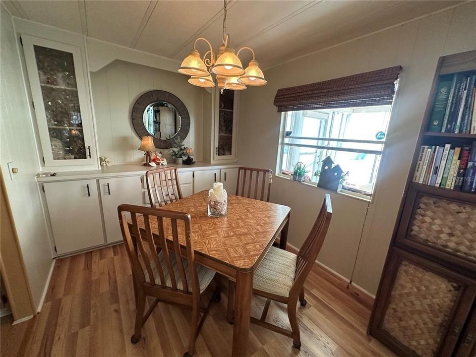 待售: $149,000 (2 贝兹, 2 浴室, 960 平方英尺)