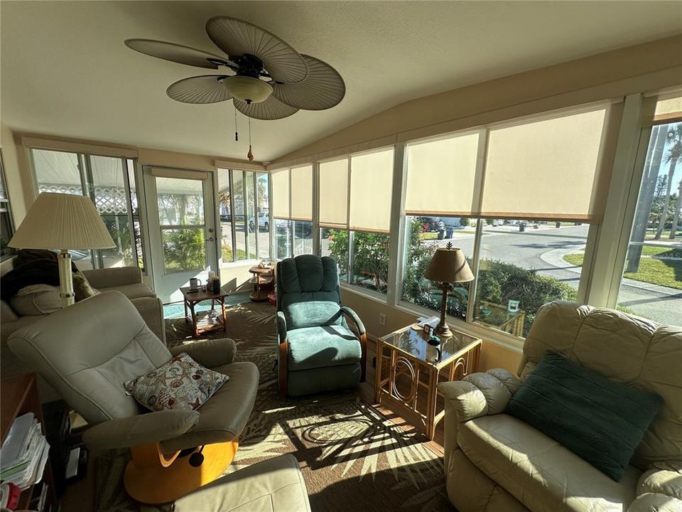 待售: $149,000 (2 贝兹, 2 浴室, 960 平方英尺)