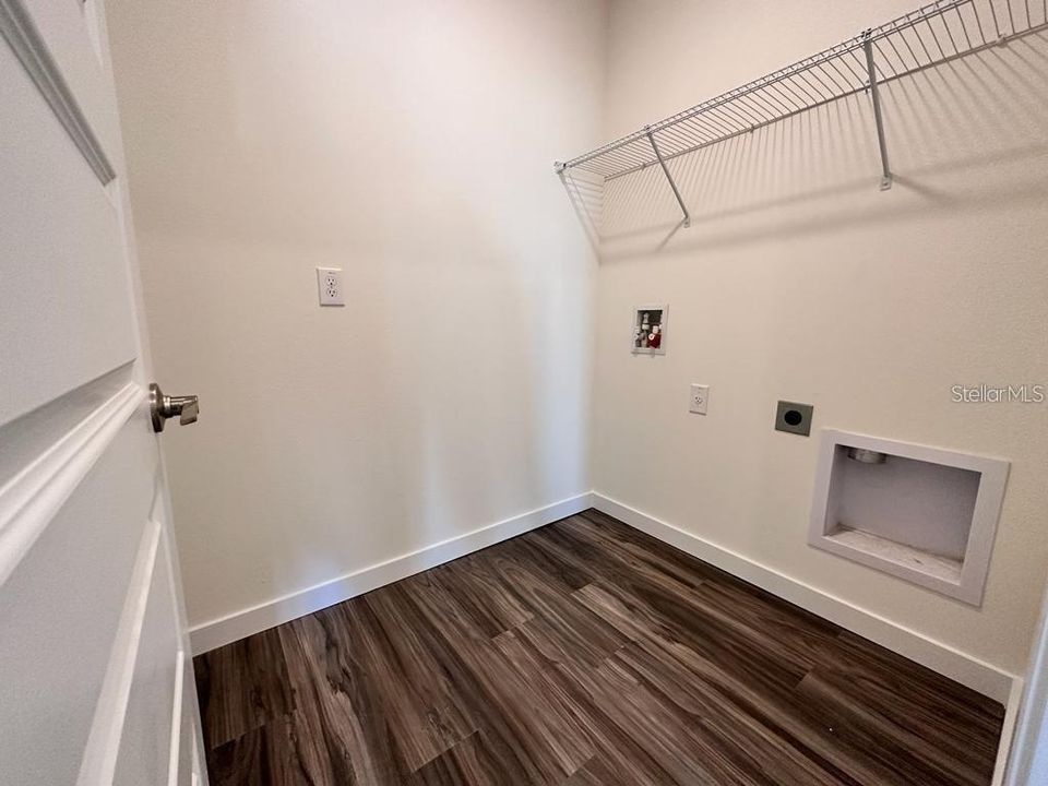 En Renta: $2,250 (4 camas, 2 baños, 1839 Pies cuadrados)