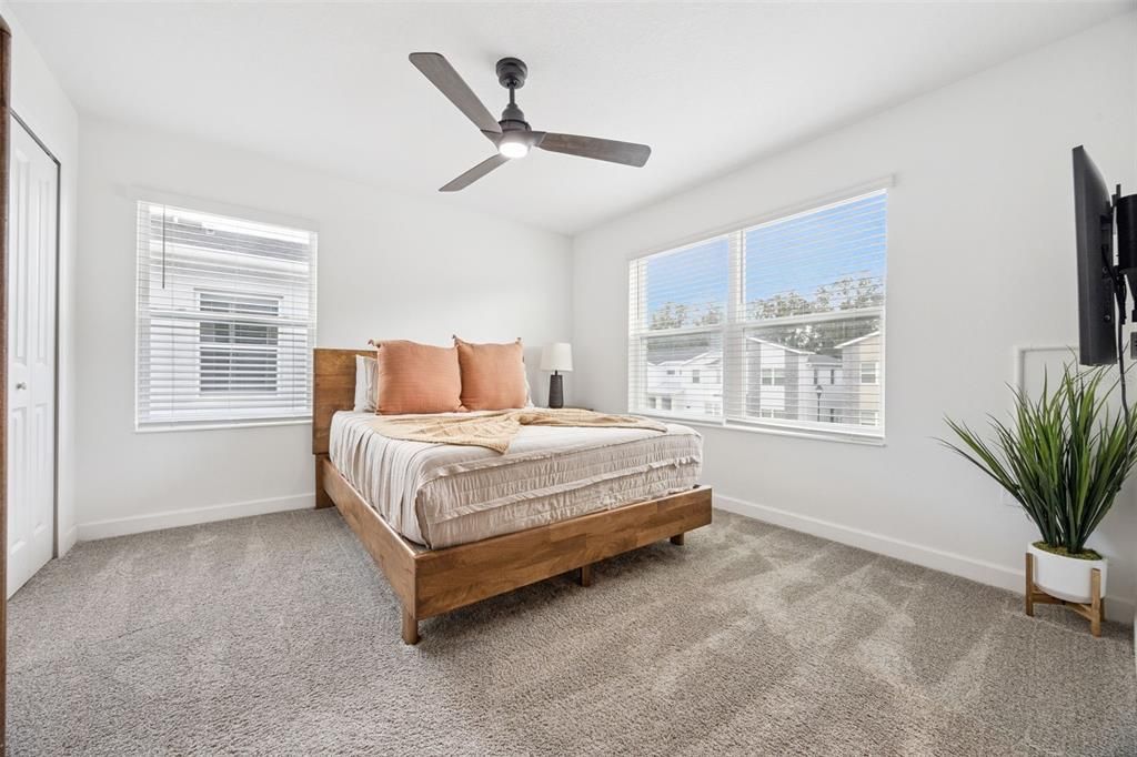 待售: $595,000 (5 贝兹, 4 浴室, 2168 平方英尺)