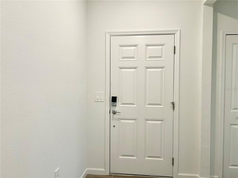 For Rent: $1,900 (3 beds, 2 baths, 1782 Square Feet)