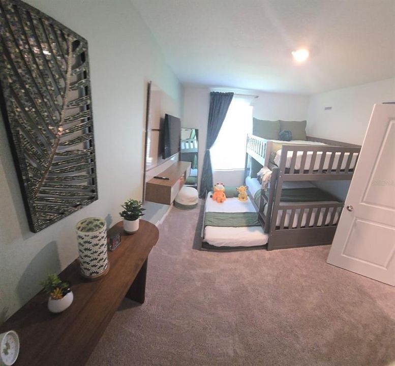 For Rent: $2,500 (3 beds, 2 baths, 1622 Square Feet)