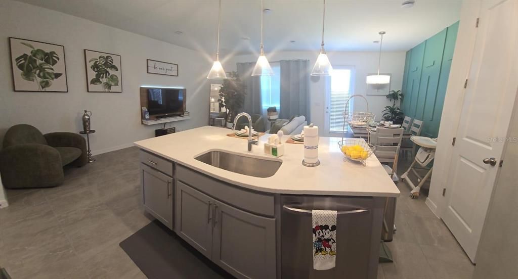 For Rent: $2,500 (3 beds, 2 baths, 1622 Square Feet)