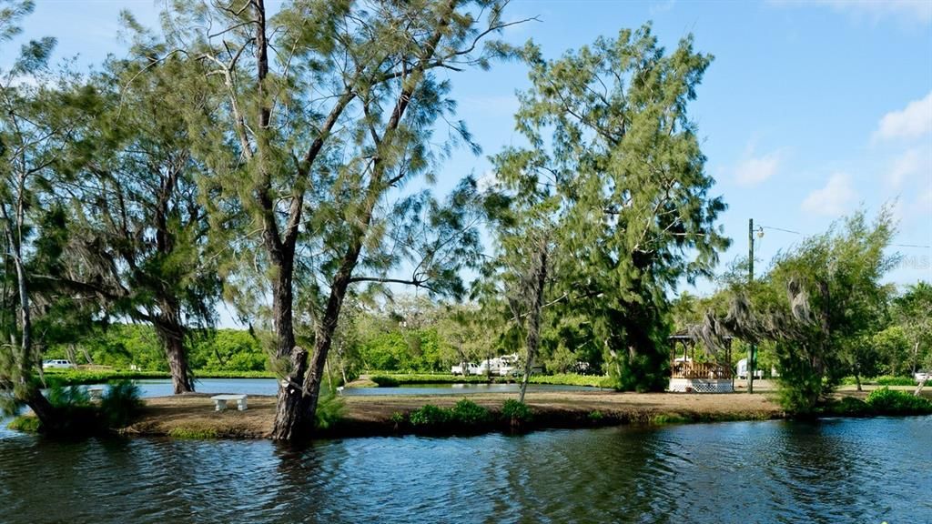 For Sale: $229,000 (3 beds, 1 baths, 1100 Square Feet)