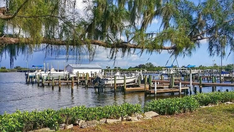 For Sale: $229,000 (3 beds, 1 baths, 1100 Square Feet)