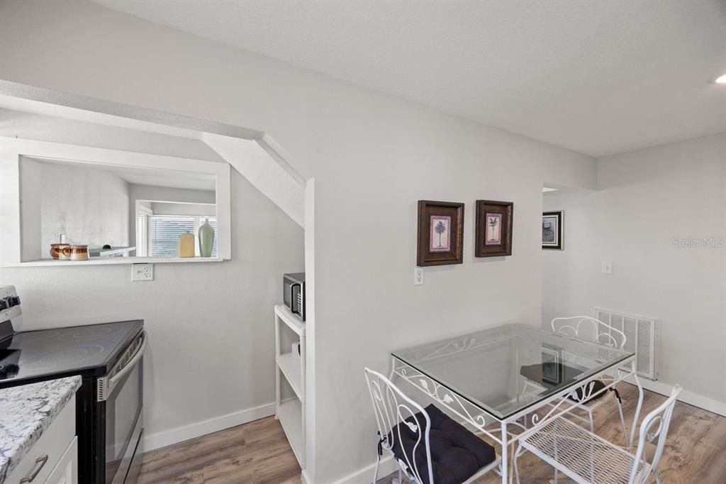 For Sale: $229,000 (3 beds, 1 baths, 1100 Square Feet)