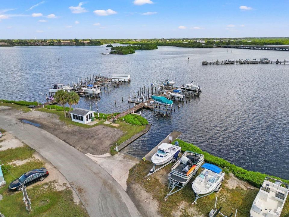 For Sale: $229,000 (3 beds, 1 baths, 1100 Square Feet)