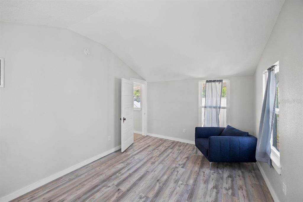 For Sale: $229,000 (3 beds, 1 baths, 1100 Square Feet)