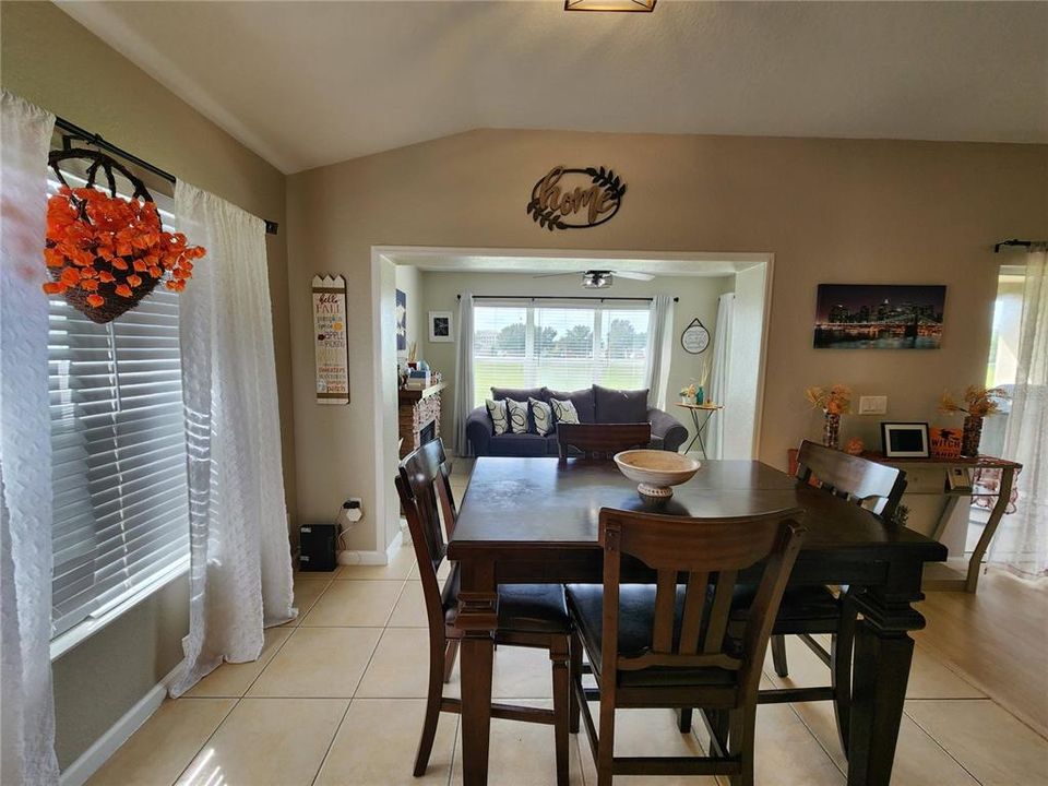 For Sale: $315,000 (3 beds, 2 baths, 1864 Square Feet)