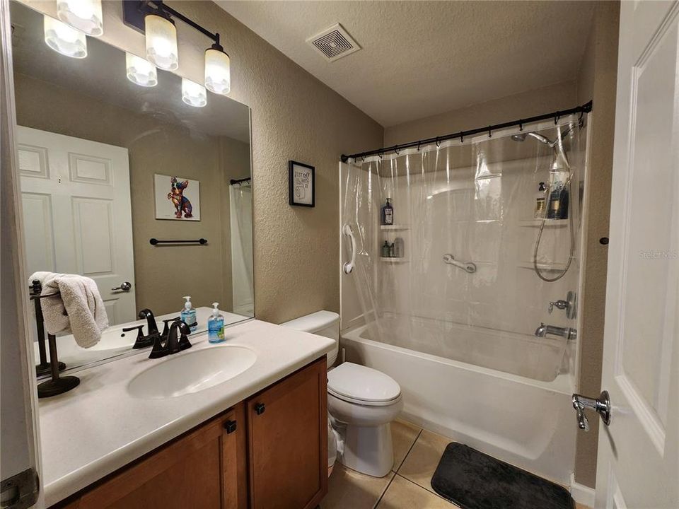 For Sale: $315,000 (3 beds, 2 baths, 1864 Square Feet)