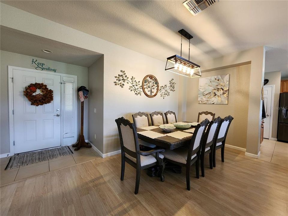 For Sale: $315,000 (3 beds, 2 baths, 1864 Square Feet)