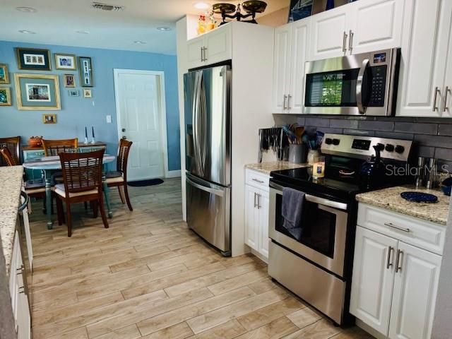 En Venta: $464,900 (3 camas, 2 baños, 1348 Pies cuadrados)