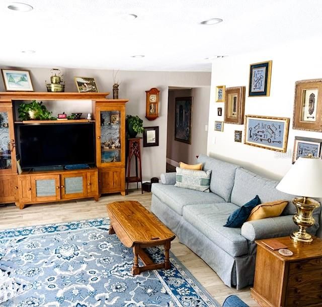 En Venta: $464,900 (3 camas, 2 baños, 1348 Pies cuadrados)