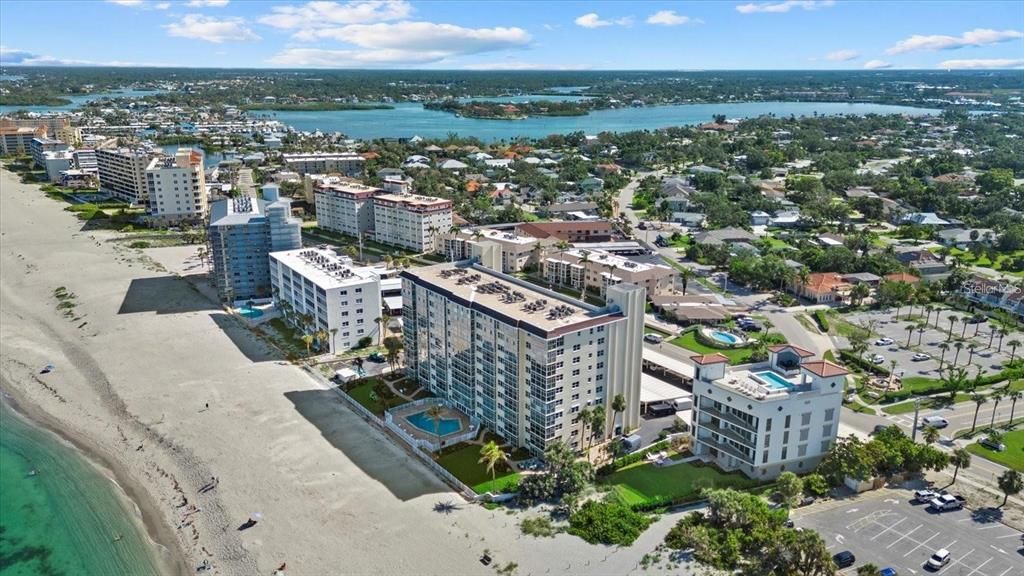 出租: $6,500 (2 贝兹, 2 浴室, 1340 平方英尺)