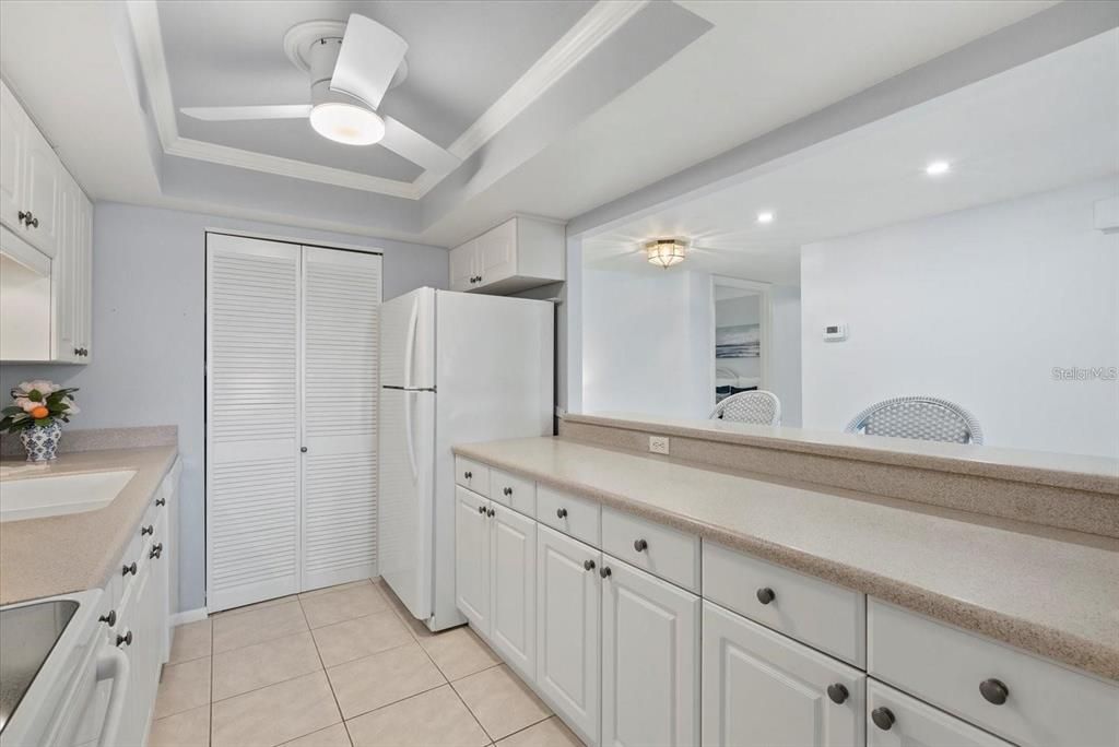 出租: $6,500 (2 贝兹, 2 浴室, 1340 平方英尺)